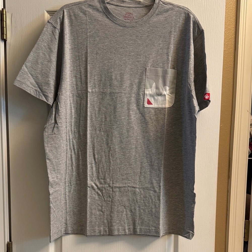 NIP unisex Gray Chick-Fil-A T-Shirt with Pocket